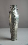 Blumen-Vase (Zinngießerei Kayser, Jugendstil)