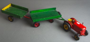 Traktor mit zwei Hängern (Mitte 20. Jh.)