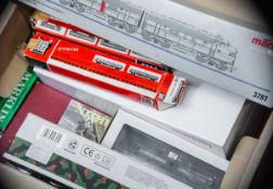 Großes Konvolut von leeren Modelleisenbahn-Originalverpackungen