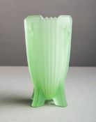 Glasvase (wohl Frankreich, 20er J., Art déco)