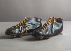 Paar Fußballschuhe (30/40er J.)