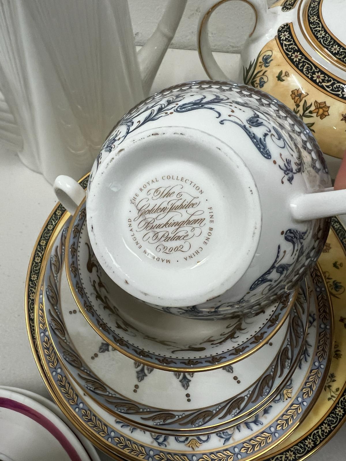 A mixed selection of china tea cups and teapots, various makers - Image 3 of 6