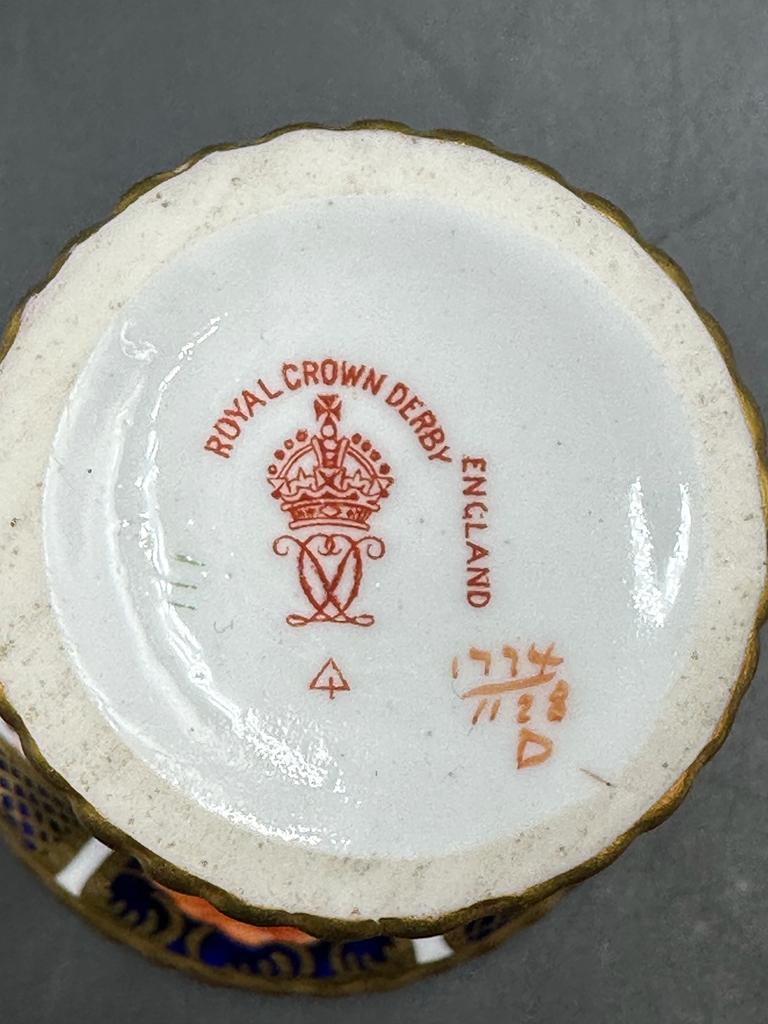 A Royal Crown Derby side plate and spill vase - Image 5 of 5