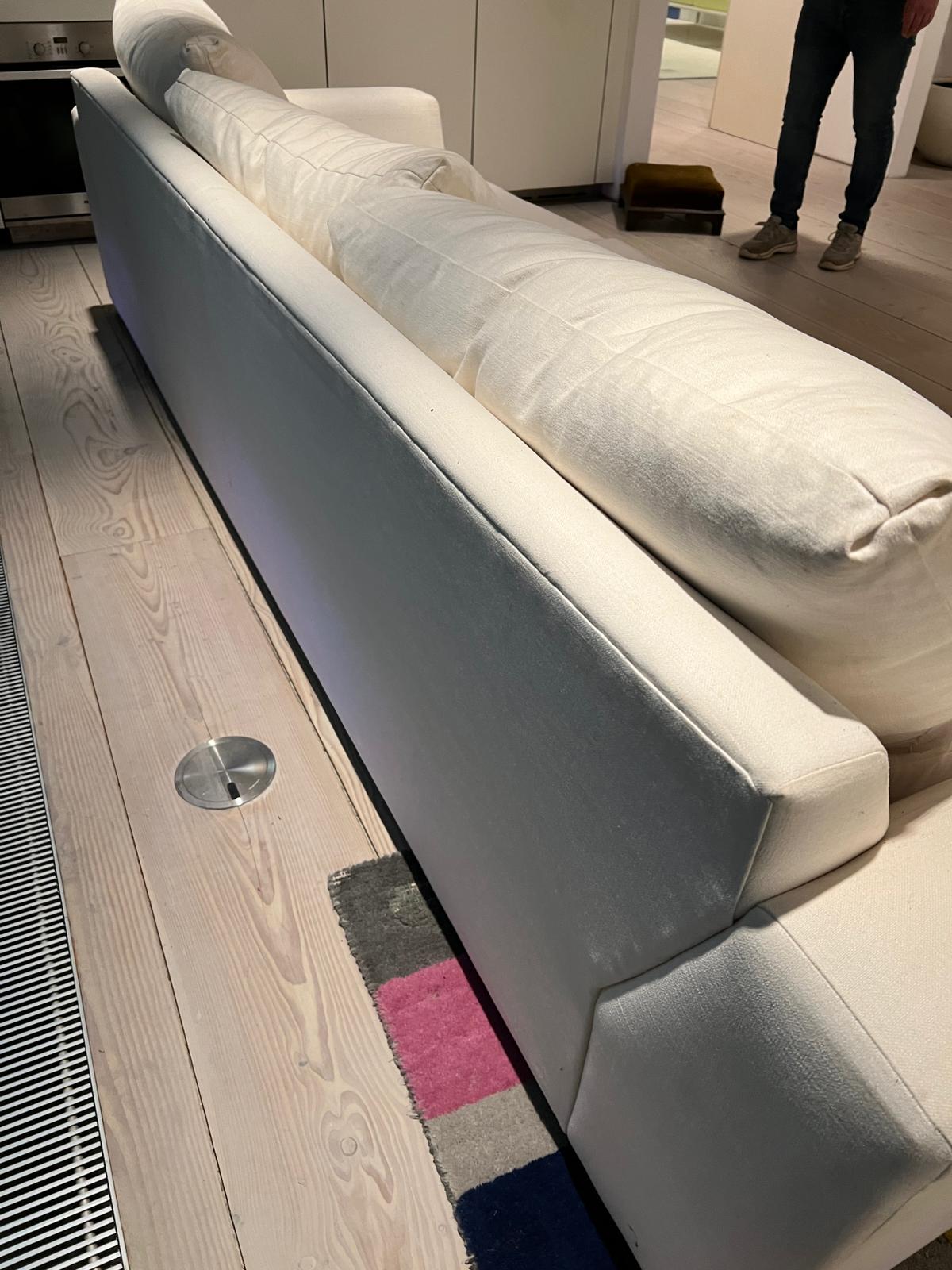 A large white sofa (H57cm D102cm SH42cm W320cm approx) - Image 8 of 8