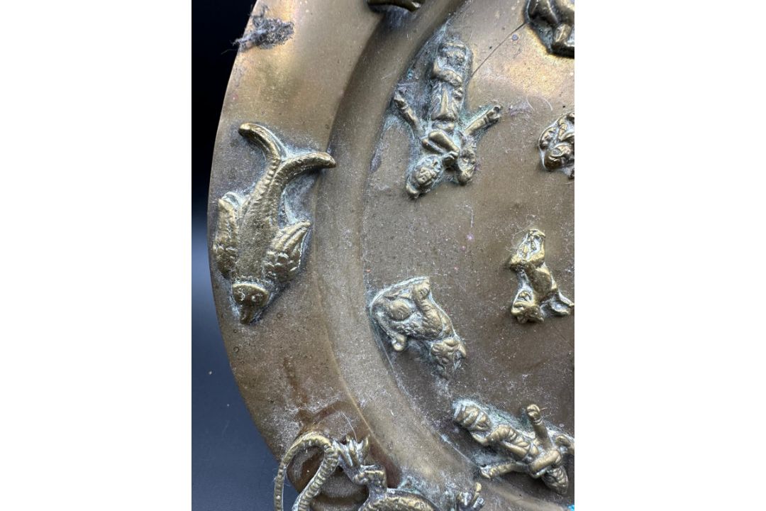 An Indian brass "Deity" plate decorated with various brass animals - Image 5 of 6