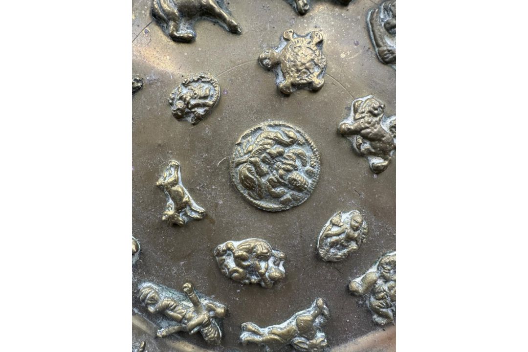 An Indian brass "Deity" plate decorated with various brass animals - Image 2 of 6