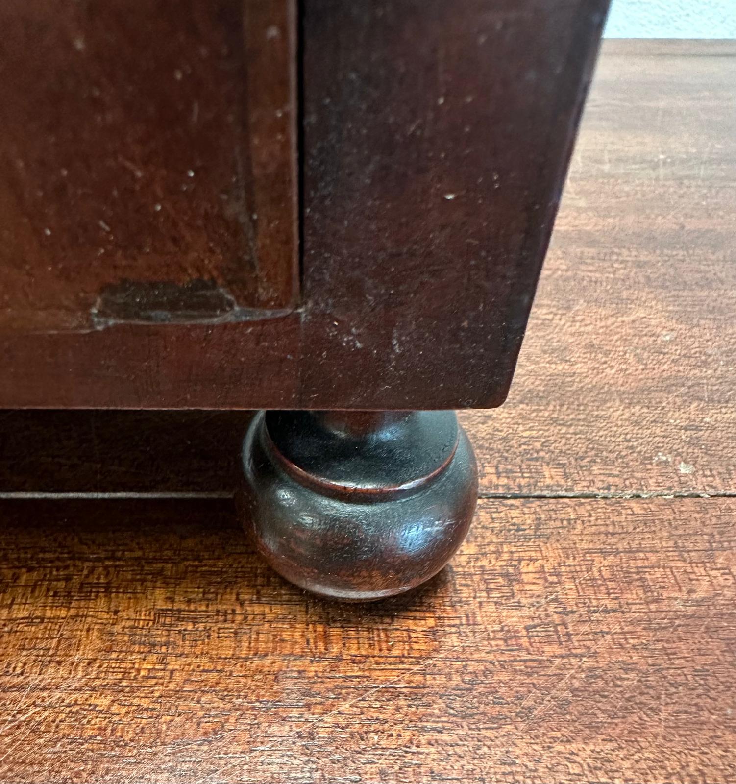 A mahogany dressing table or toilet mirror with two drawers under on bun feet - Image 2 of 5