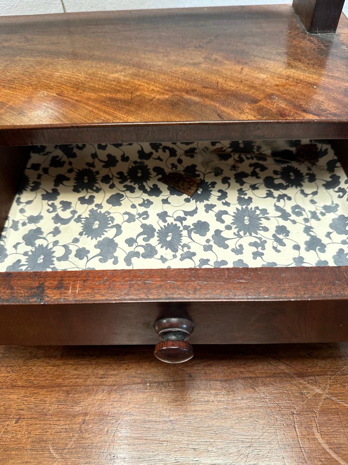 A mahogany dressing table or toilet mirror with two drawers under on bun feet - Image 3 of 5