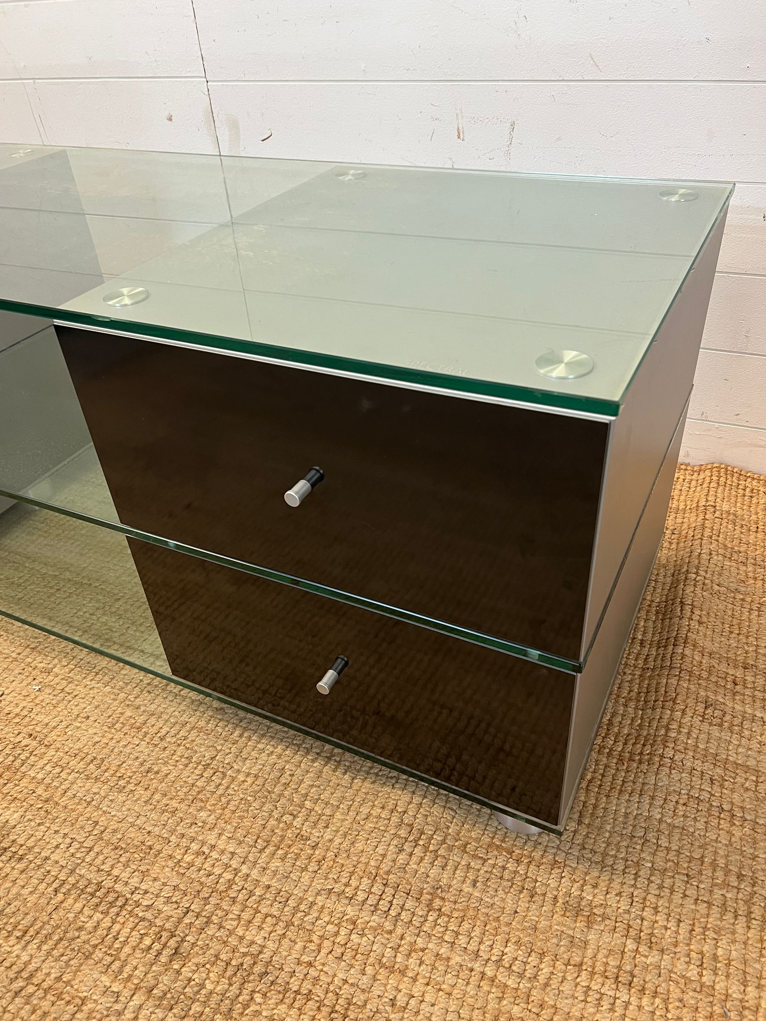 A glass media unit with drawers to ends (H54cm W150cm D53cm) - Image 2 of 2
