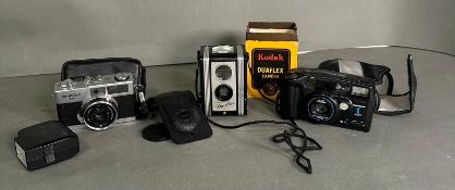 A selection of vintage cameras to include a Mamiya 135 and a boxed Kodak Dualfex