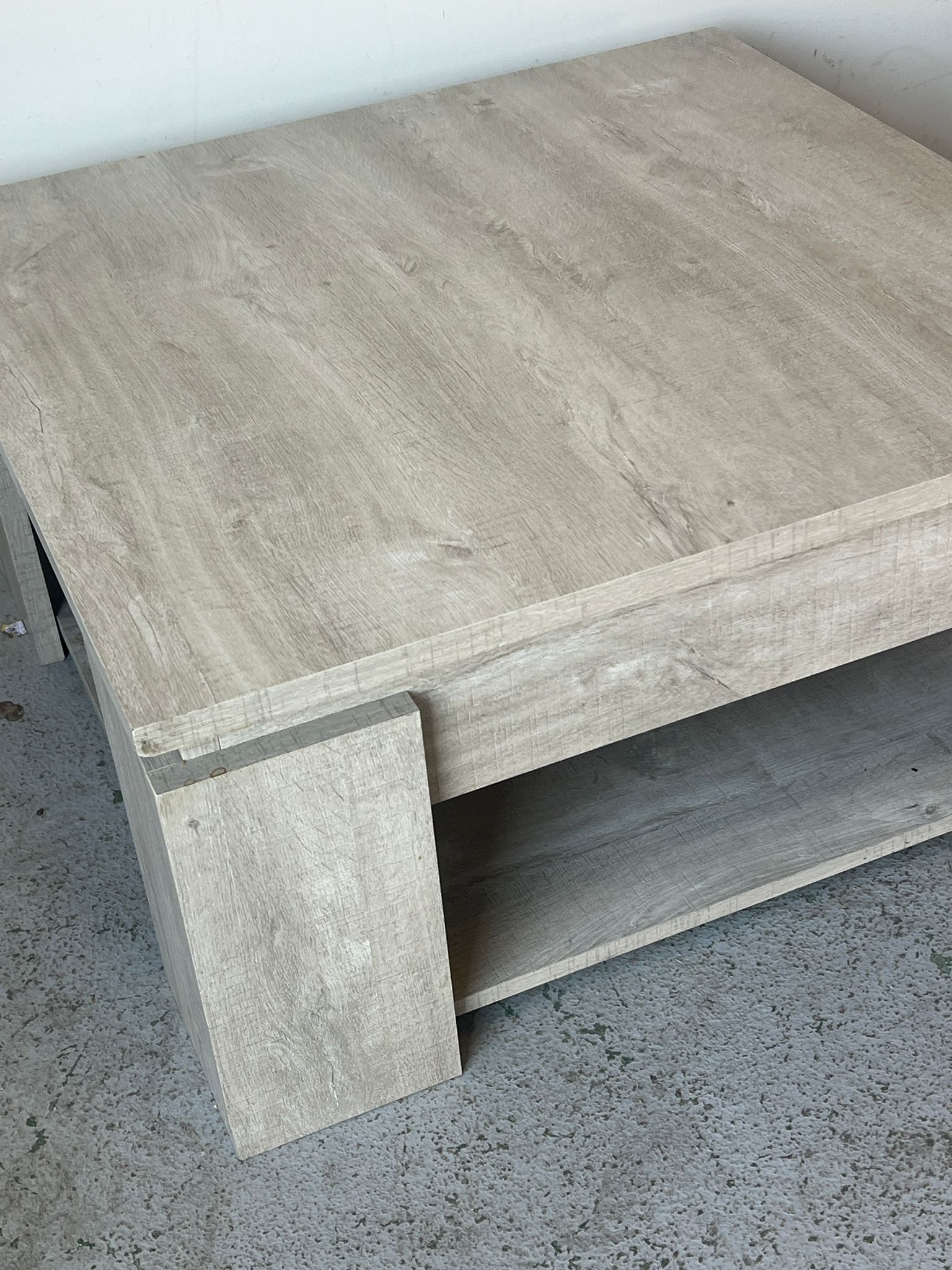 A contemporary square coffee table (H38cm SQ80cm) - Image 2 of 2
