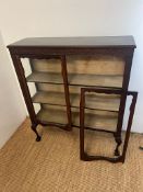 A mahogany glazed display cabinet AF (H124cm W107cm D33cm)