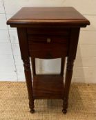 A mahogany single drawer hall table on turned legs with shelf under (H79cm W41cm D41cm)