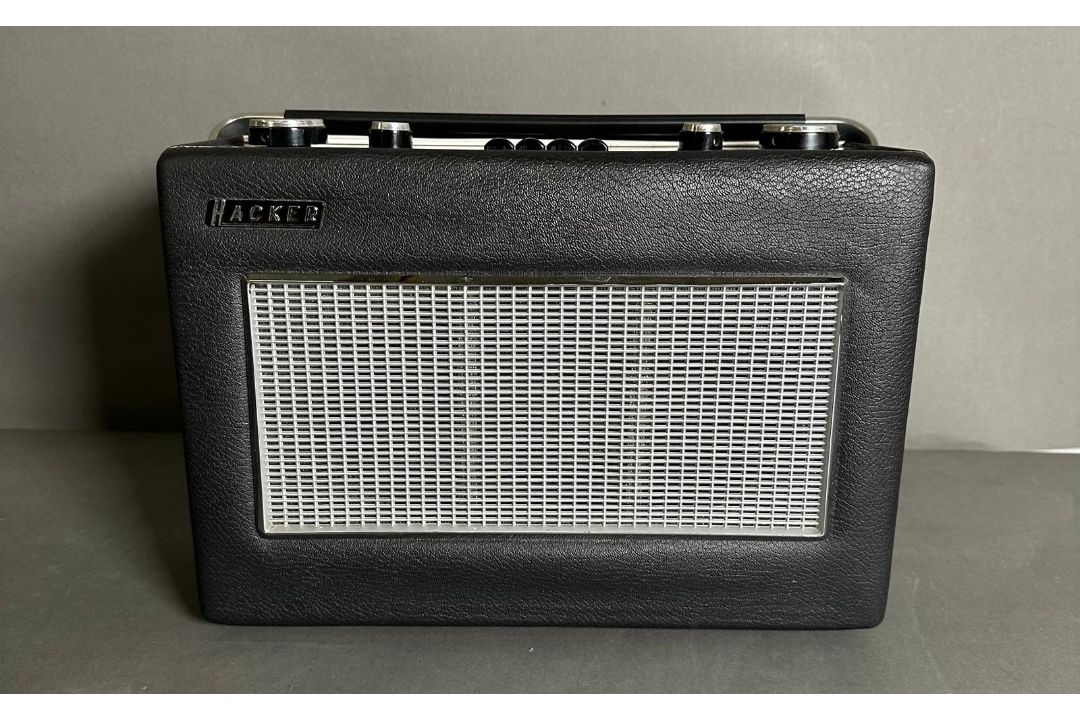 A vintage Sovereign portable radio - Image 1 of 5