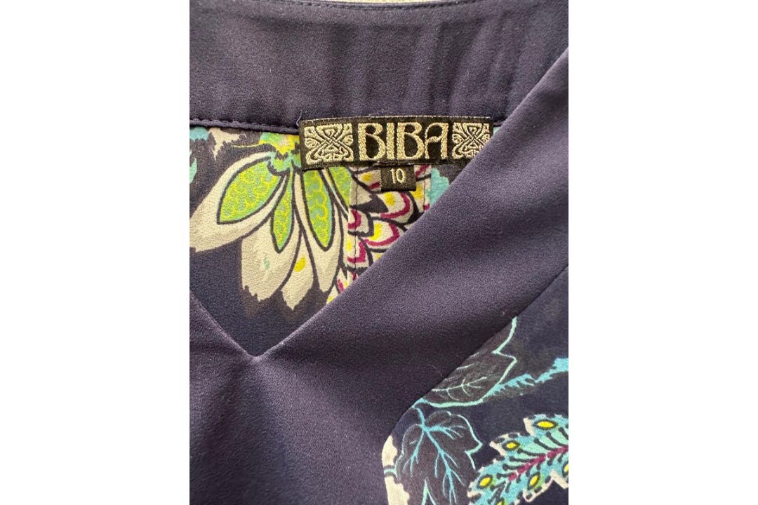 A Biba, size 10 Floral top, dark blue - Image 2 of 4