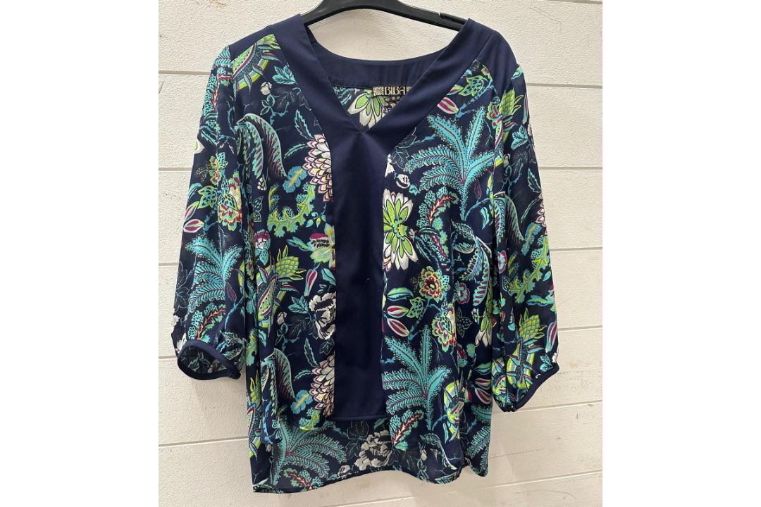 A Biba, size 10 Floral top, dark blue - Image 3 of 4