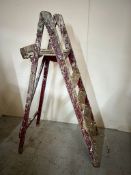 Vintage wooden ladder. H150cm