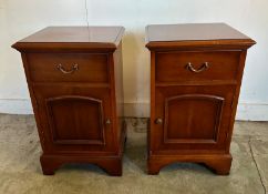 A pair of veneered single drawer bedside tables (H66cm W40cm D39cm)