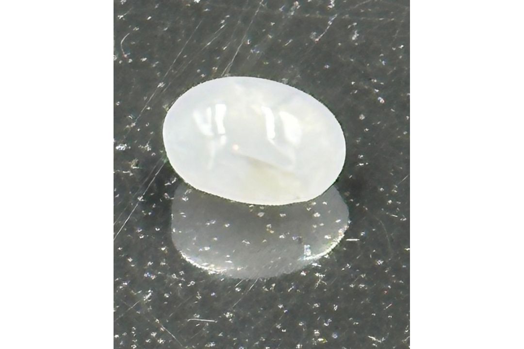 A Star Sapphire white cabochon 4.83ct - Image 1 of 2