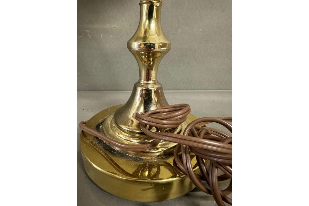 A brass bankers lamp with pierced shade - Image 3 of 3