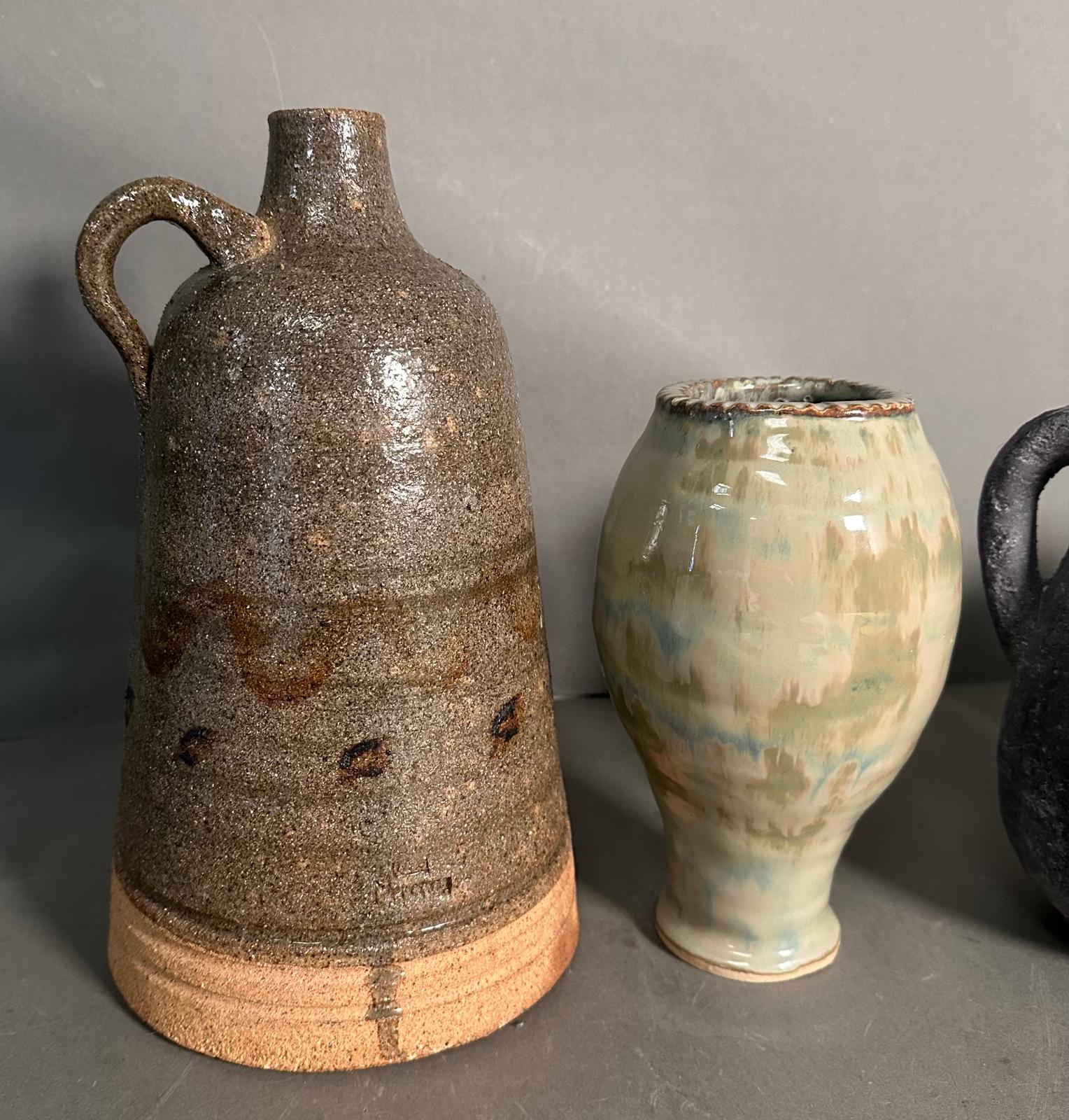 A selection of five glazed and unglazed vases in various styles - Image 3 of 4