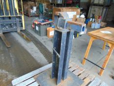 Senator 445-106 Machine Vice on Sand