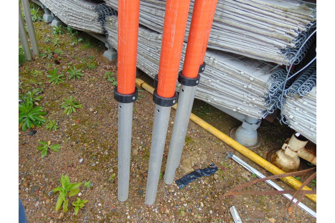 5 x Aluminium 6ft Fence Barriers - Image 3 of 4