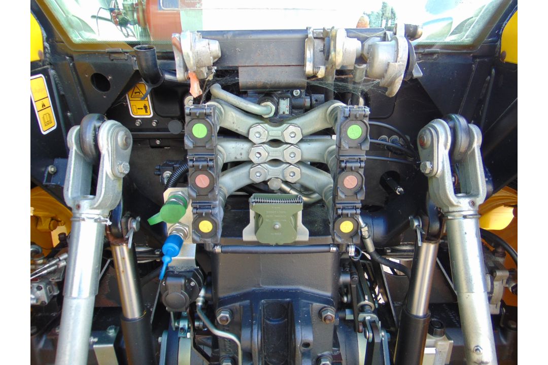 2010 Deutz-Fahr Agrofarm 420 - 4WD 97HP Agricultural Tractor 967 hrs only From MOD - Image 24 of 56