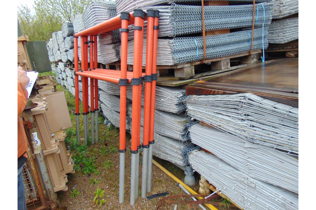 5 x Aluminium 6ft Fence Barriers - Image 1 of 4