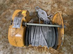 MAXPULL GM20 2000KGS c/w 1x Snatch Blocks and Shackles From UK MoD