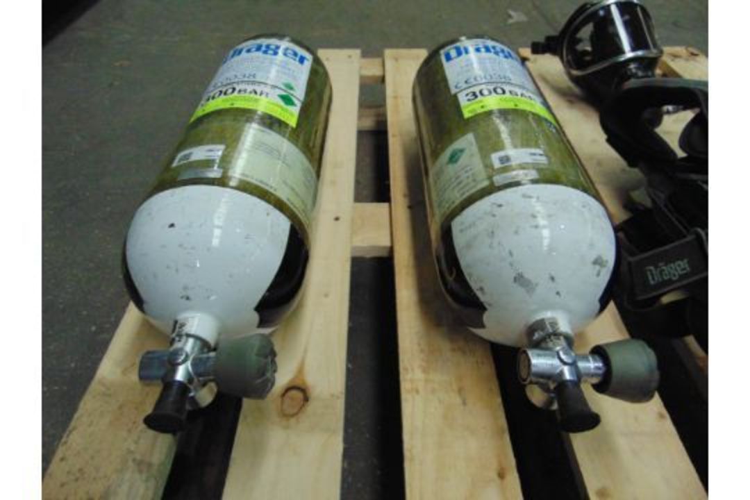 Drager PSS 7000 Self Contained Breathing Apparatus w/ 2 x Drager 300 Bar Air Cylinders - Image 5 of 21