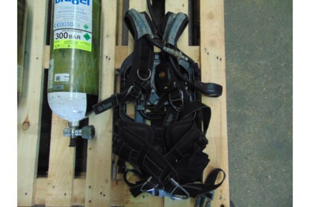 Drager PSS 7000 Self Contained Breathing Apparatus w/ 2 x Drager 300 Bar Air Cylinders - Image 9 of 21