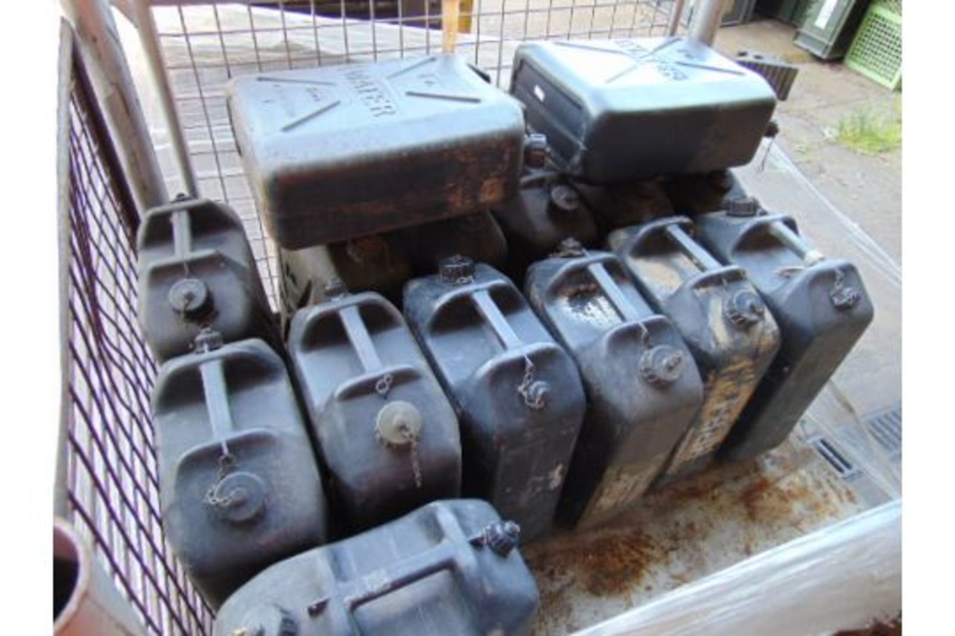 Q 15 x British Army Jerry Cans Water - Image 3 of 5