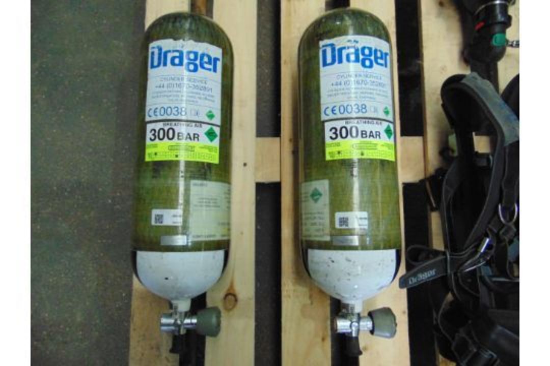 Drager PSS 7000 Self Contained Breathing Apparatus w/ 2 x Drager 300 Bar Air Cylinders - Image 3 of 21