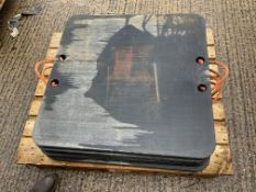 4 x Universal 3th x 3ft crane stabiliser pads.