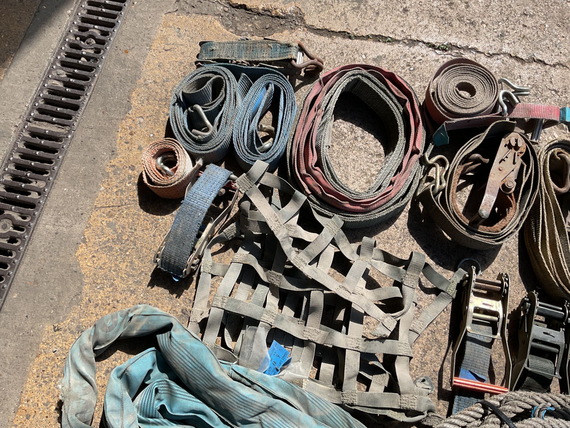 TOW STROPS, LIFTING STROPS, RATCHET STRAPS,TIE DOWNS,CARGO NET...ETC. - Image 3 of 5