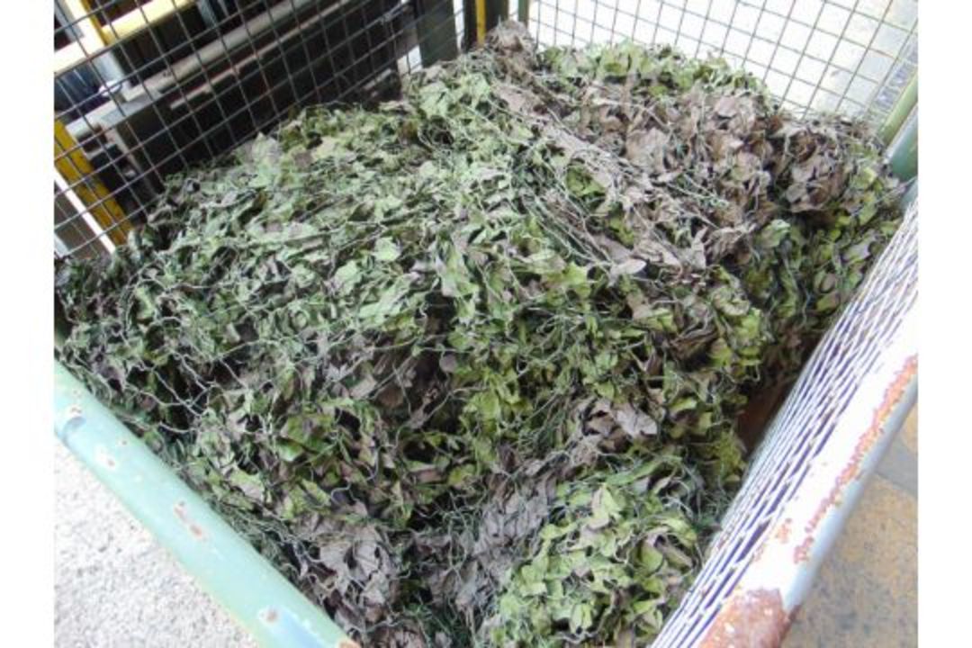 1 x Stillage British Army Grade A Woodland Camo Net - Image 1 of 2
