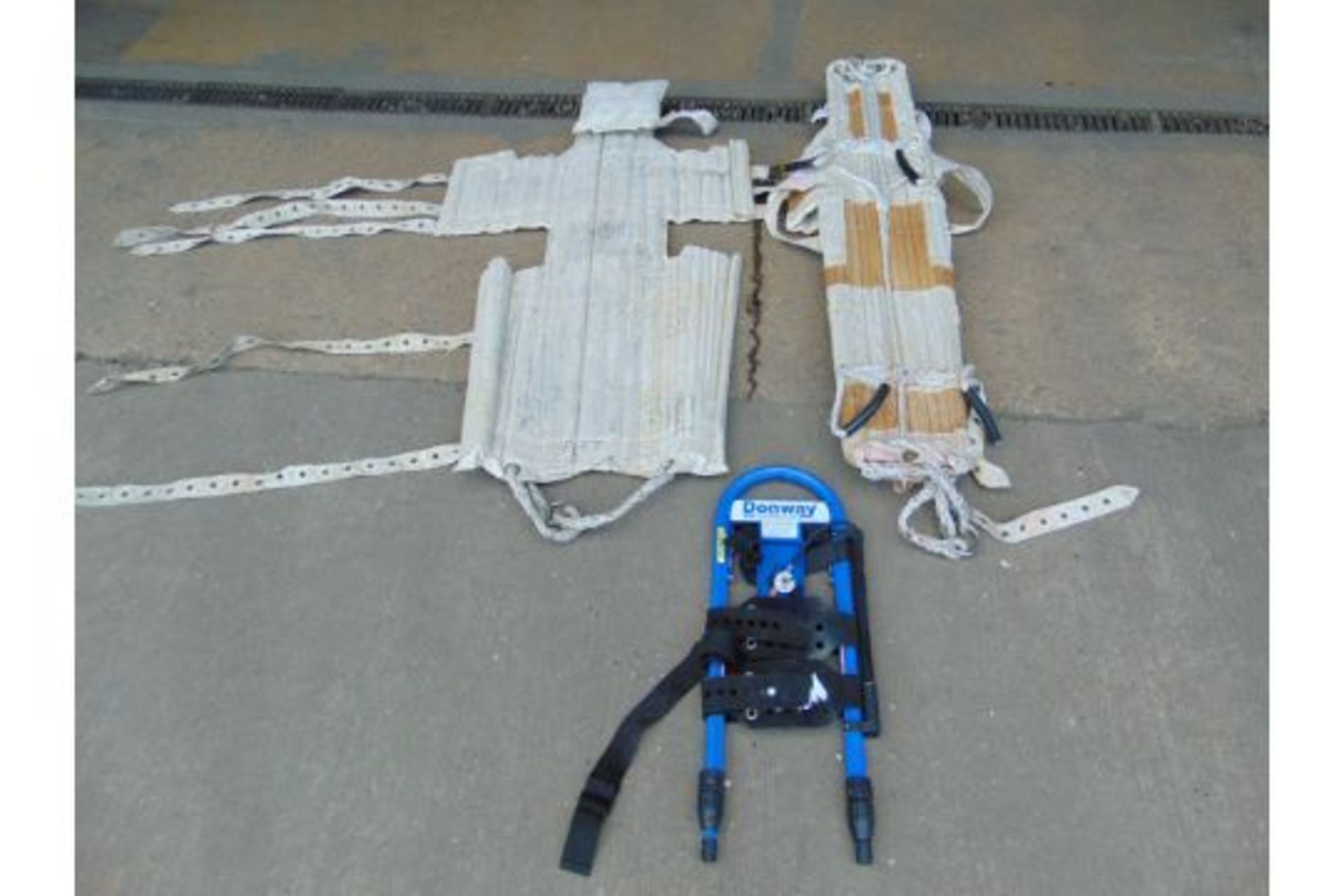 2 x Wooden / Canvas Stretchers & Donway Traction Splint