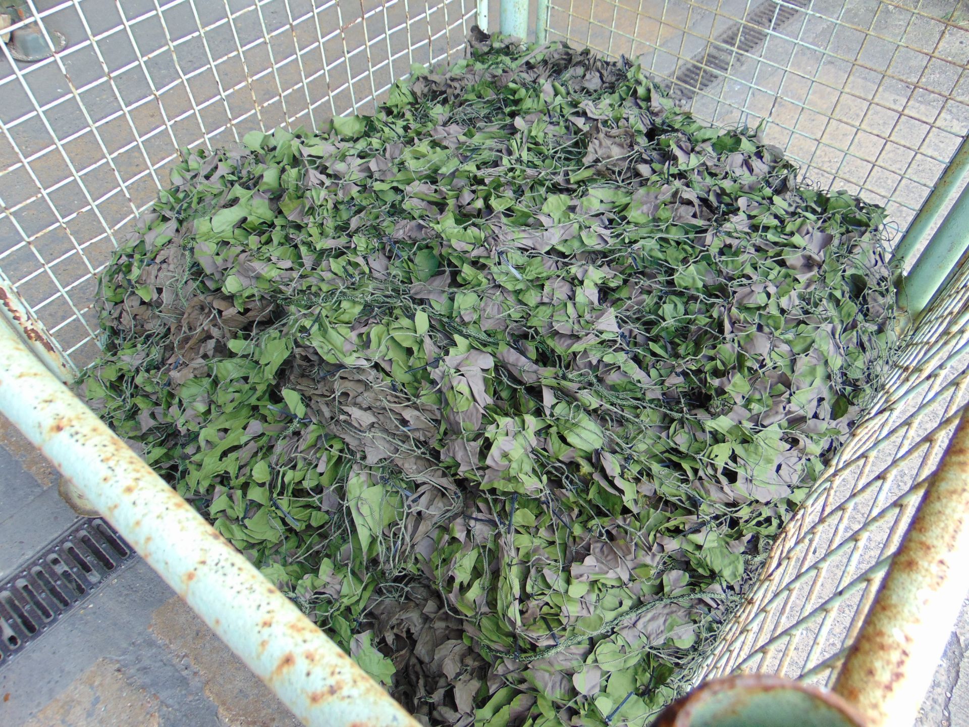 1 x Stillage British Army Grade A Woodland Camo Net - Image 5 of 5