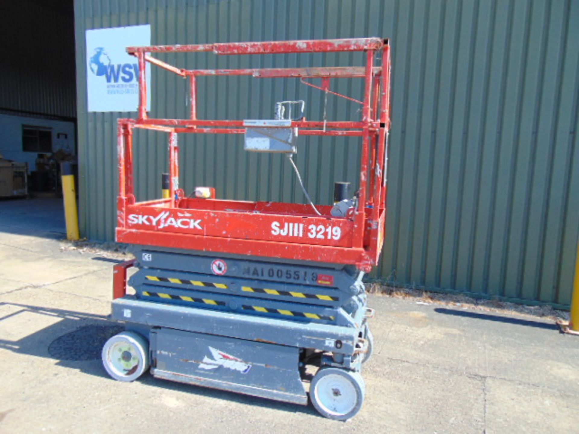 2014 SkyJack SJ111 3219 Hydraulic Self Propelled Access Platform !!! 169 Hours Only - Image 4 of 24