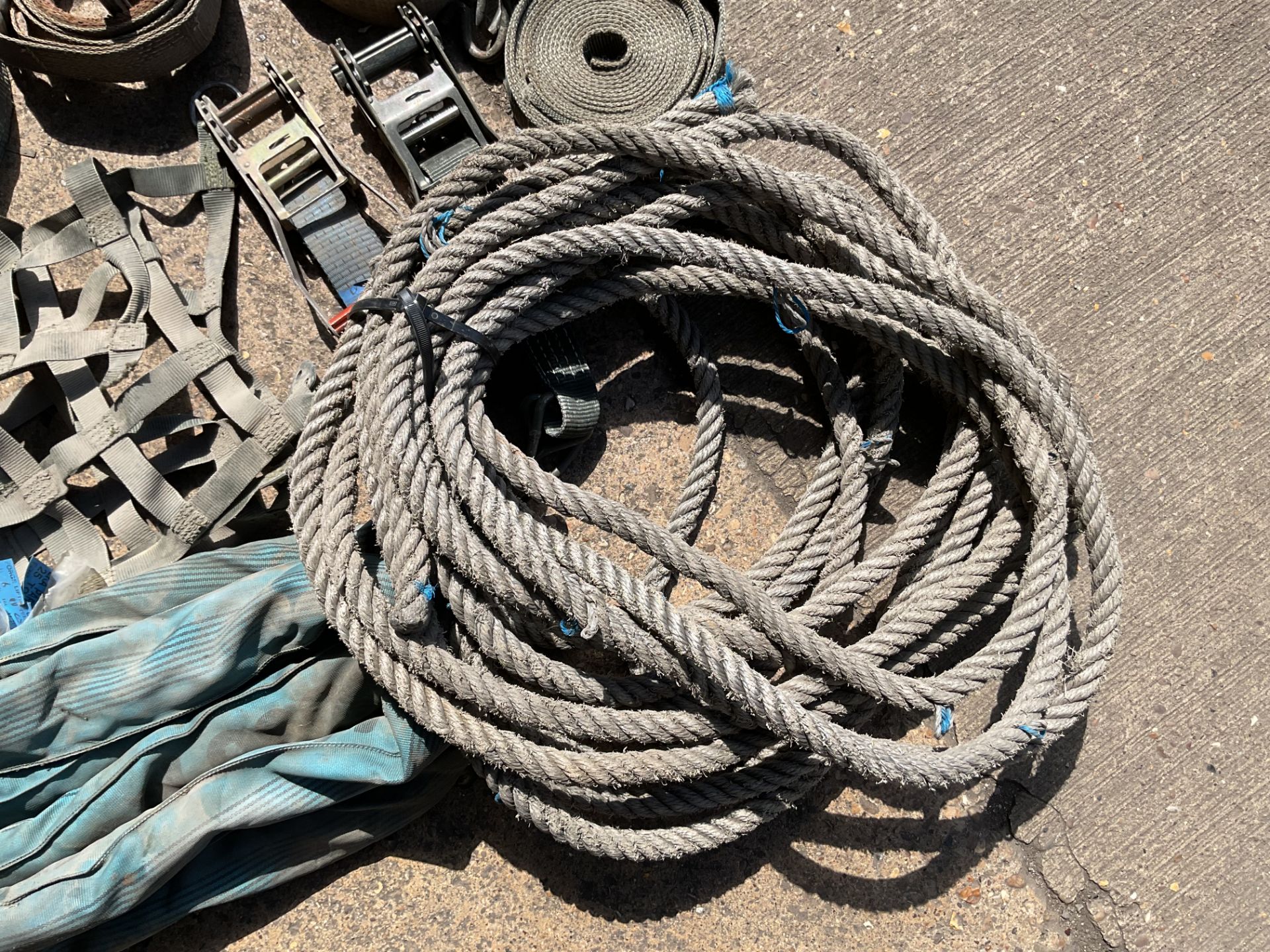 TOW STROPS, LIFTING STROPS, RATCHET STRAPS,TIE DOWNS,CARGO NET...ETC. - Image 5 of 5