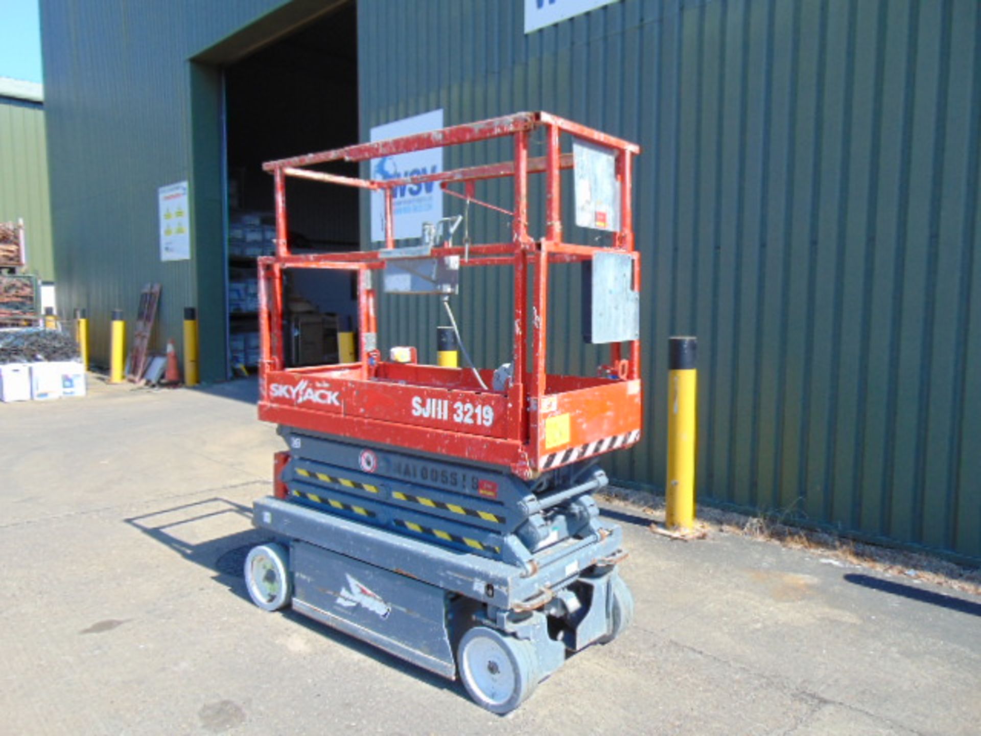 2014 SkyJack SJ111 3219 Hydraulic Self Propelled Access Platform !!! 169 Hours Only - Image 5 of 24