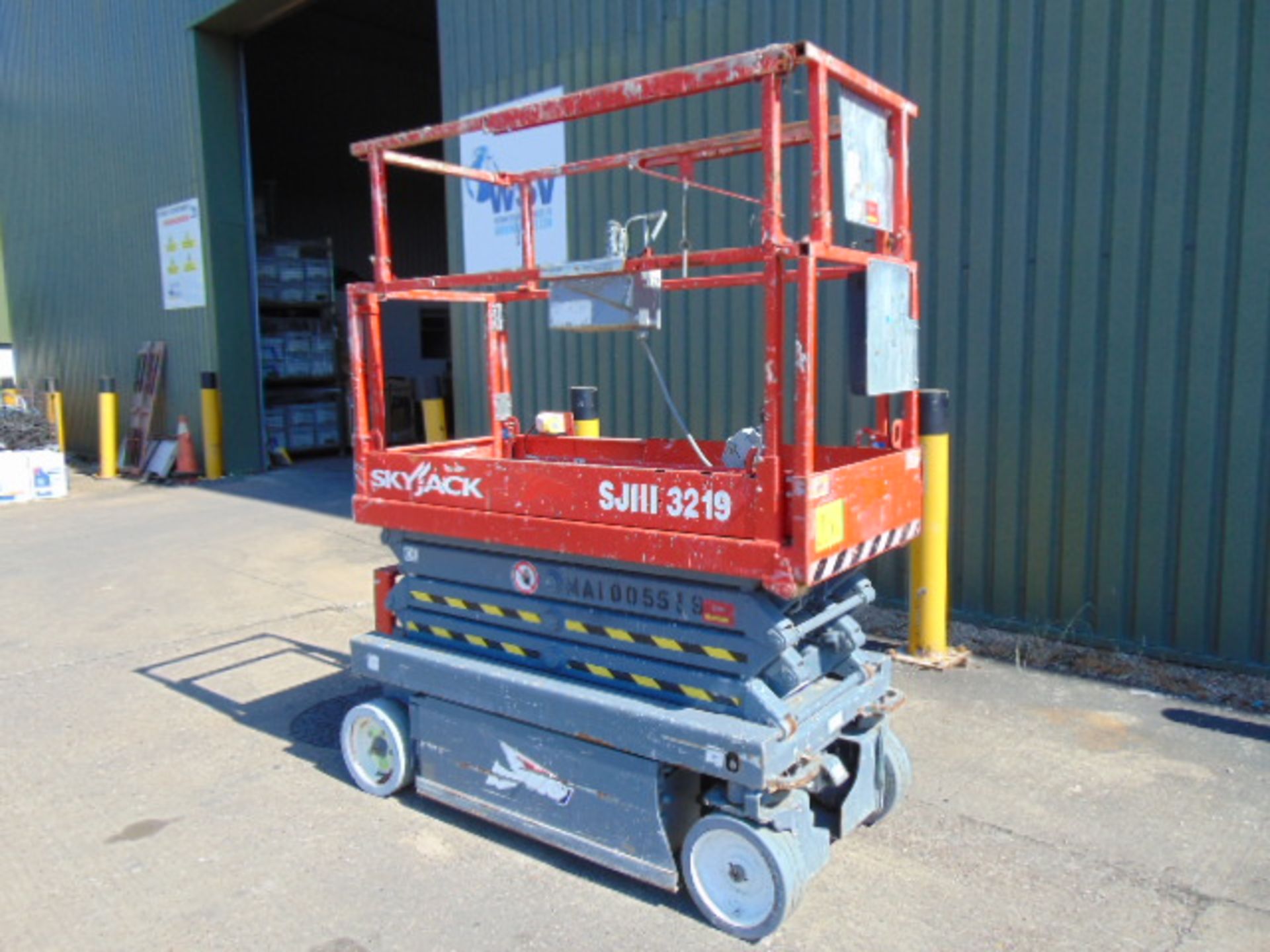 2014 SkyJack SJ111 3219 Hydraulic Self Propelled Access Platform !!! 169 Hours Only - Image 7 of 24