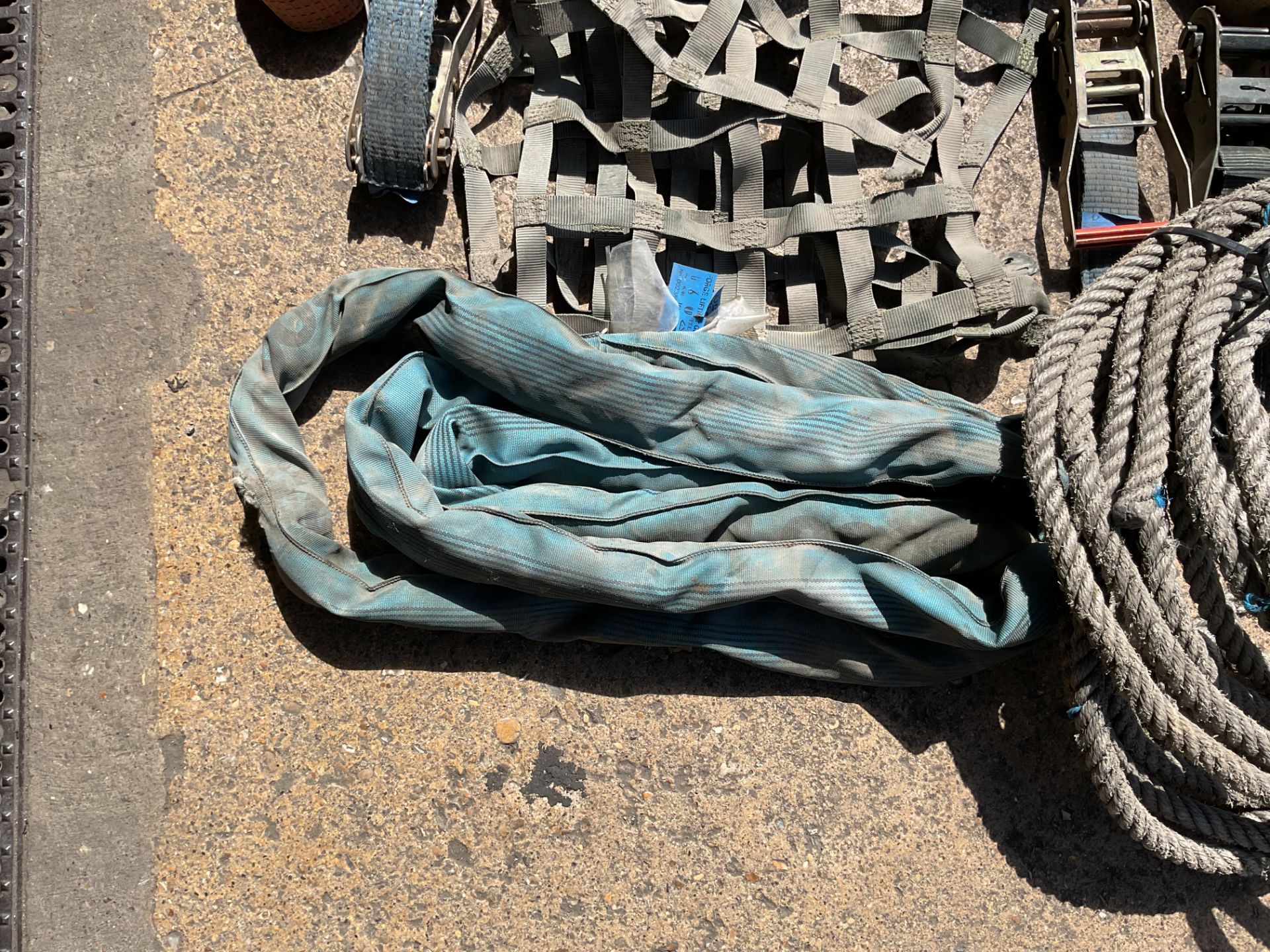 TOW STROPS, LIFTING STROPS, RATCHET STRAPS,TIE DOWNS,CARGO NET...ETC. - Image 4 of 5