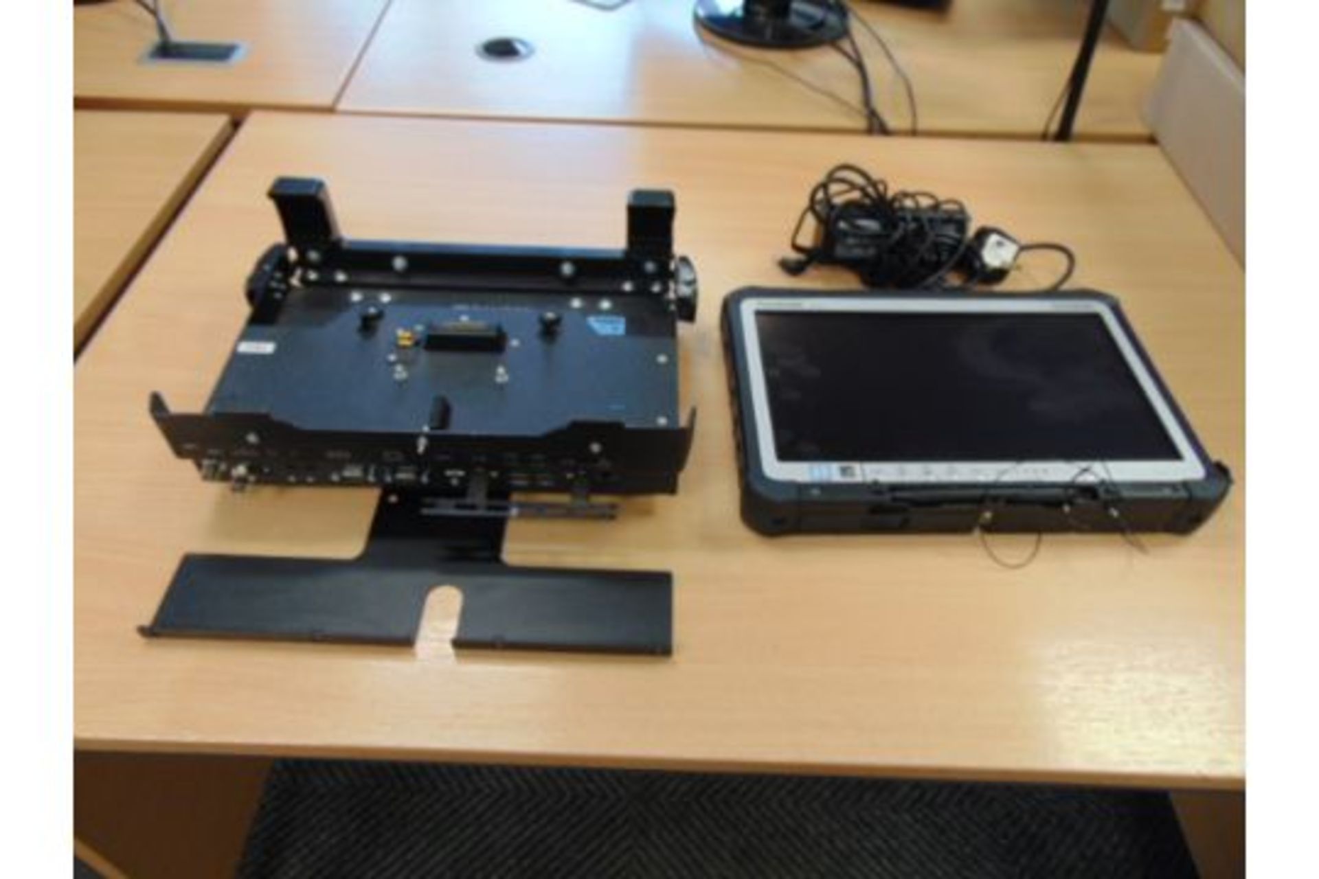 PANASONIC TOUGHBOOK CF-D1 with a wall charger, Vehicle dock & DC Adapter from UK Fire and Rescue - Image 27 of 33