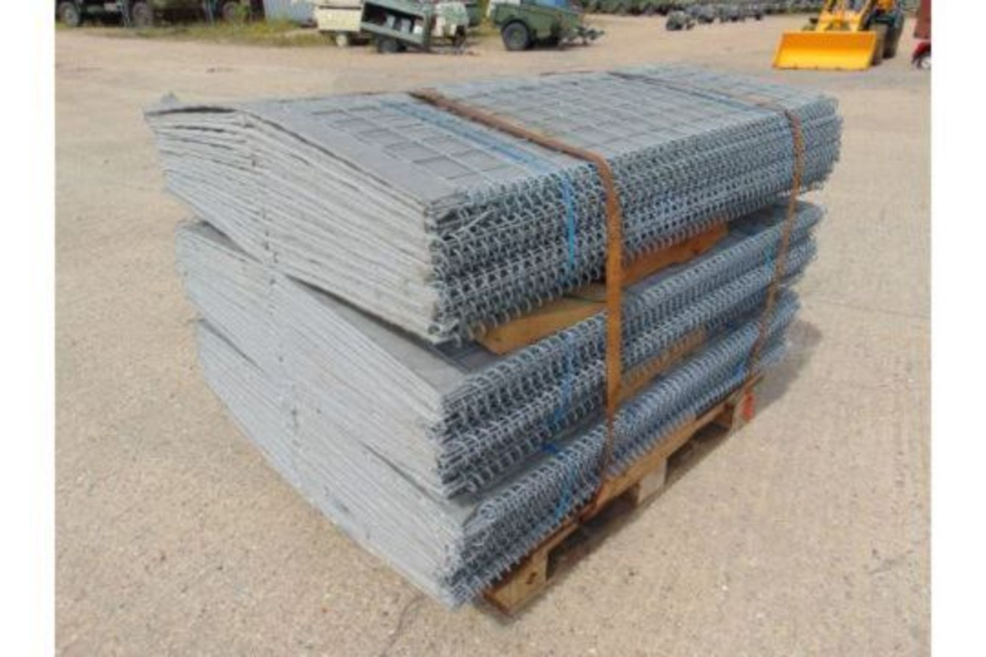 From UK Ministry of Defence New Unissued HESCO Concertainer MIL 1 - Image 6 of 6