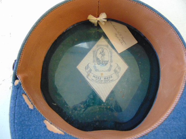Original RAF Moss Bros Officer Service Hat with Badge attributed to Squadron Leader AK Grayson RAF - Image 3 of 4