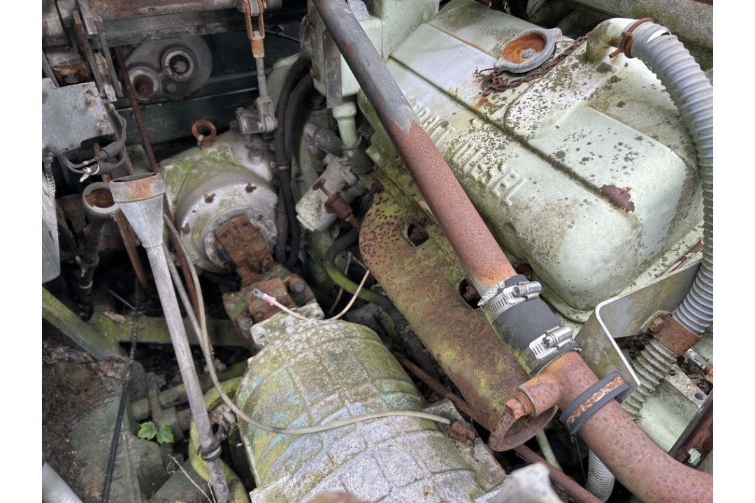 M548 Tracked Cargo Carrier with Winch from UK MoD - Image 13 of 36