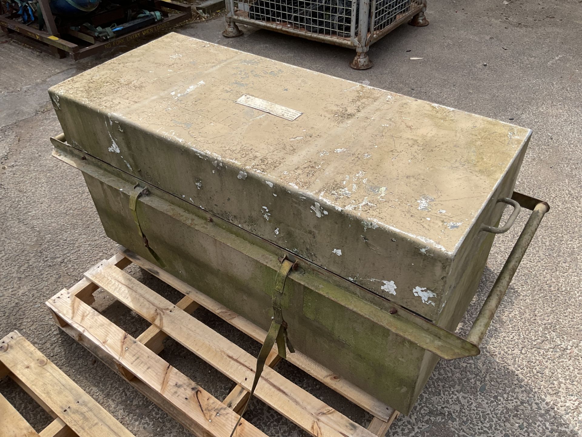 Aluminium Demountable Tool Box, Ideal for Pick-Ups Transits etc w/ Lifting Handles - Image 2 of 3