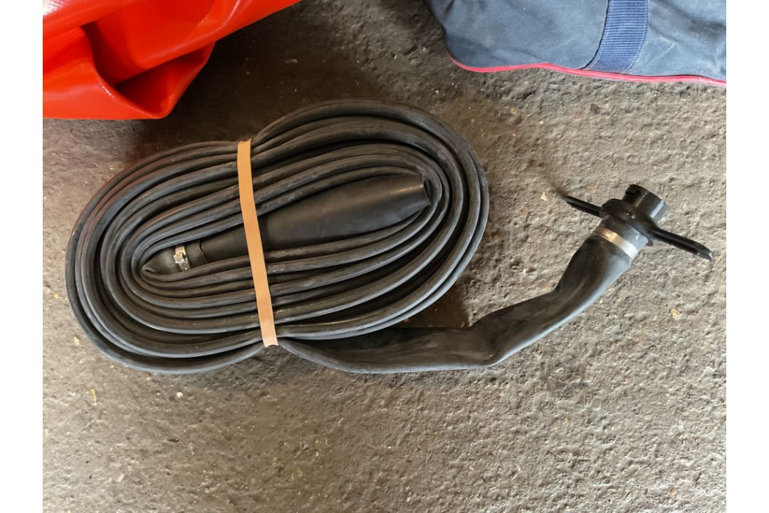 1 x Easy Lift RV Air Jack, complete with Valise. - Image 2 of 3